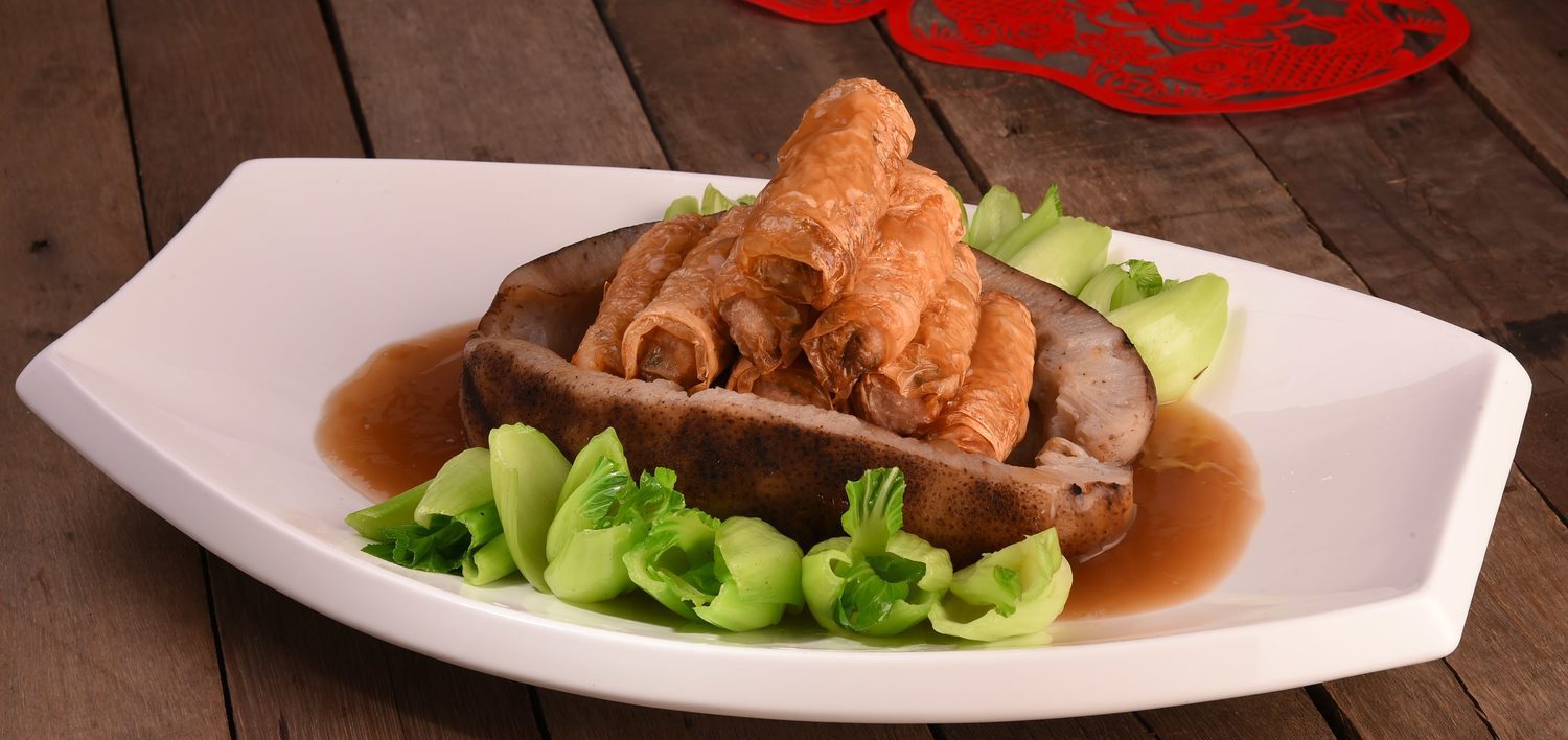 Braised Whole Sea Cucumber with Beancurd Roll